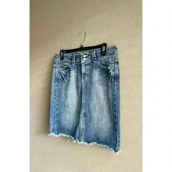 Y2k 2000's Guess mini denim skirt size 29 Frayed Hem coastal barn streetware - Picture 3 of 9